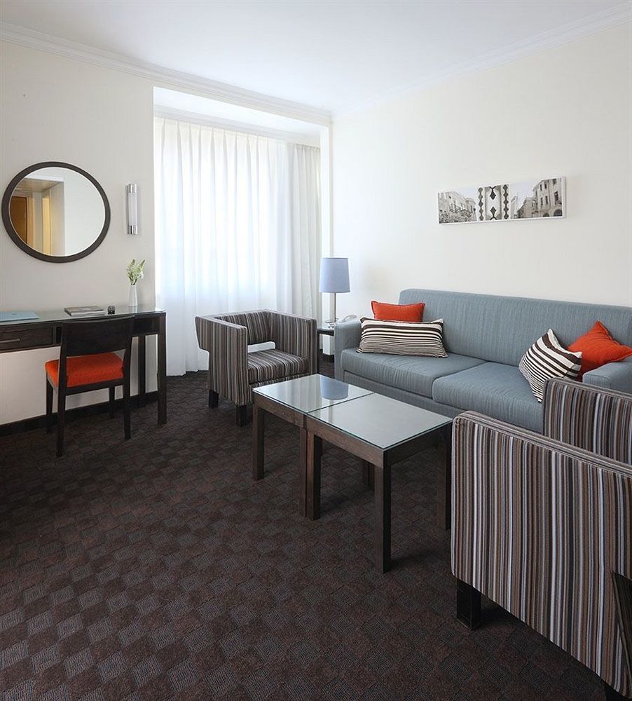 Hotel Metropolitan 4*